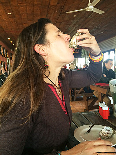 eating oyster
