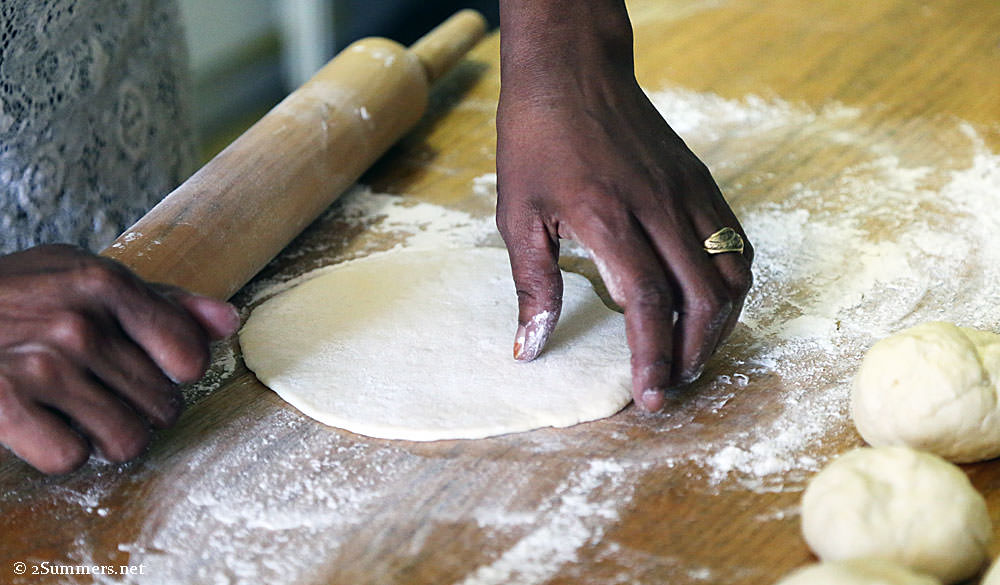 Rolling-rotis