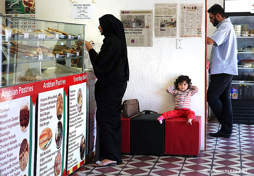 King Arabic customer and child