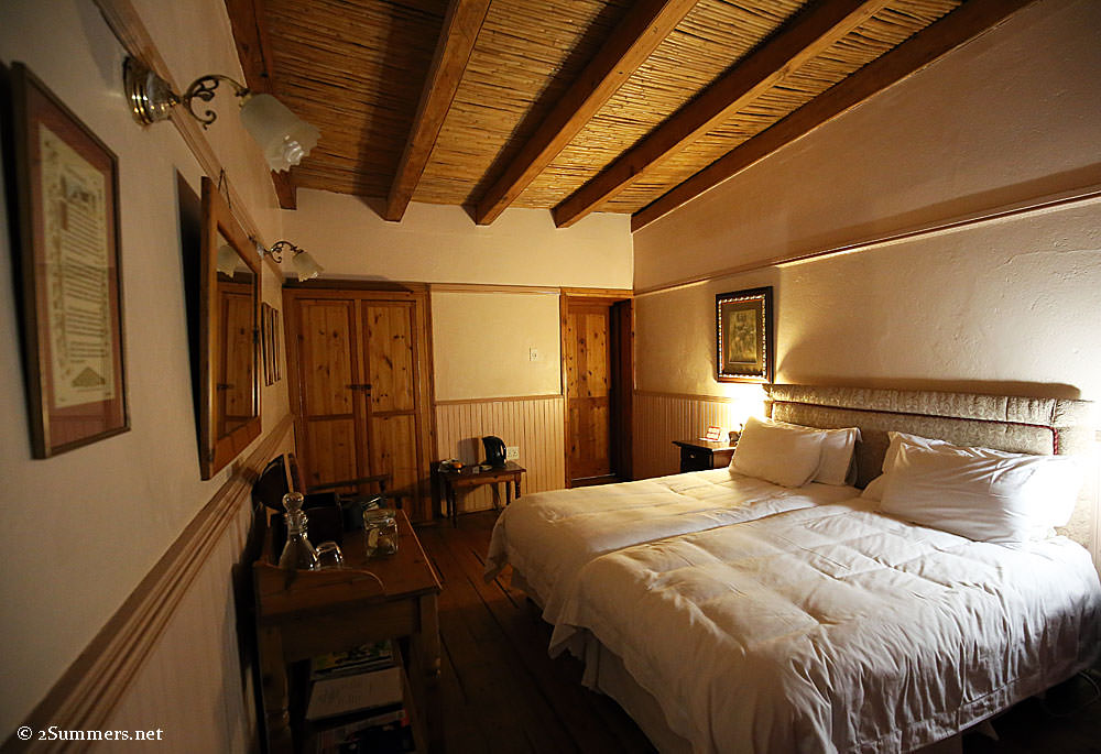 03-Guest-house-room