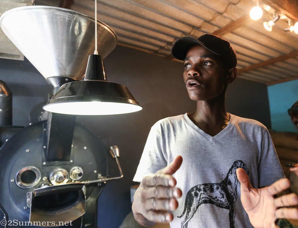 Jomo coffee roasting demonstration