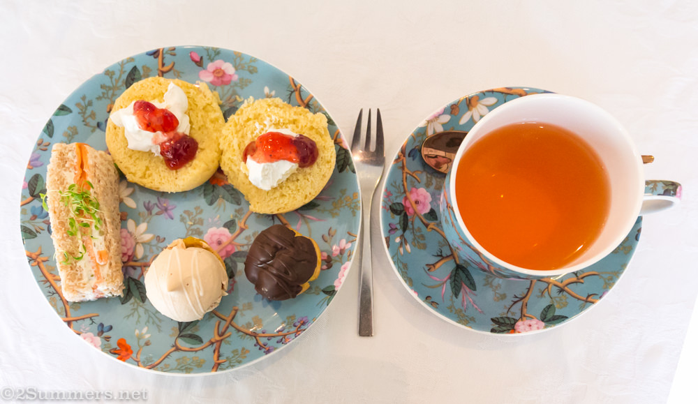 Fair lawns high tea plate