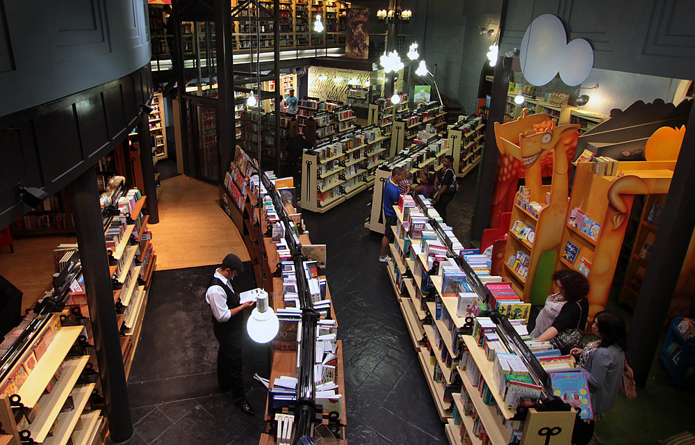 Looking down on Skoobs Theatre of Books