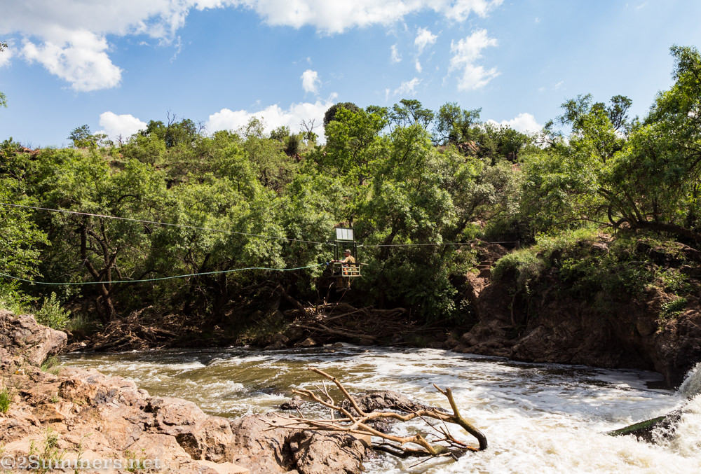 Cable car over the Hennops