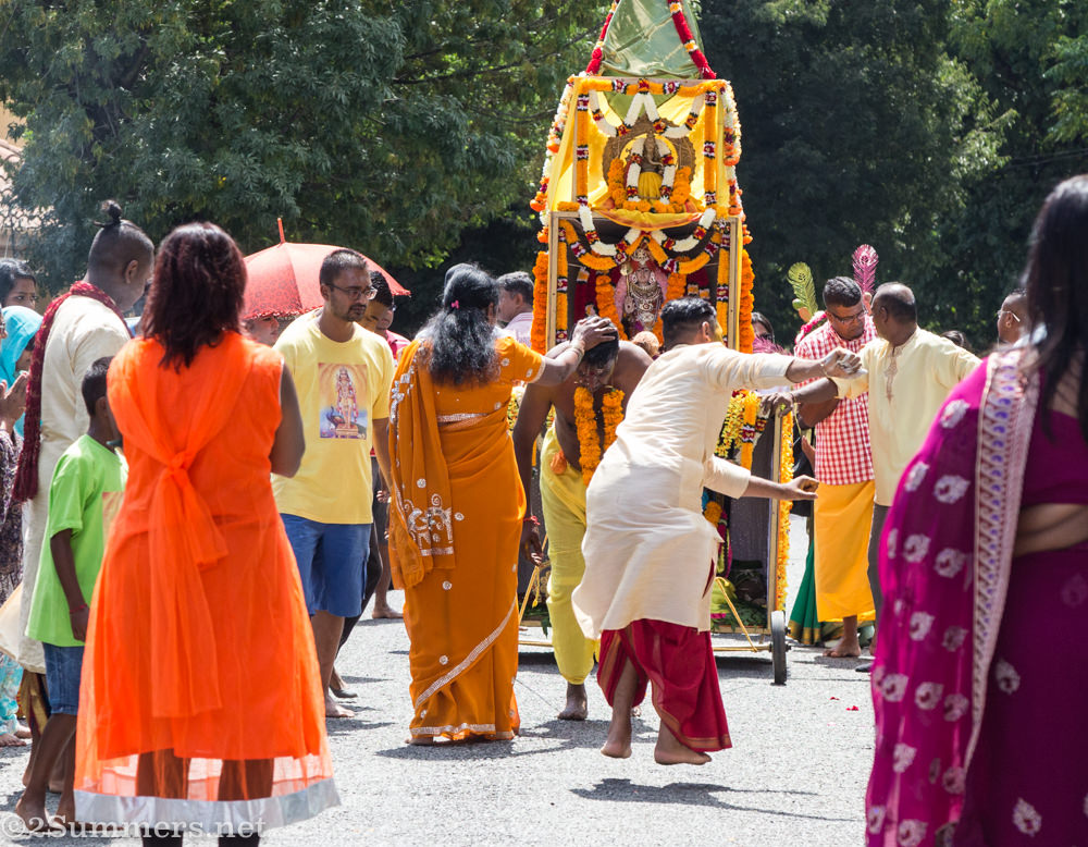 Shaun dancing in front of Vinesh