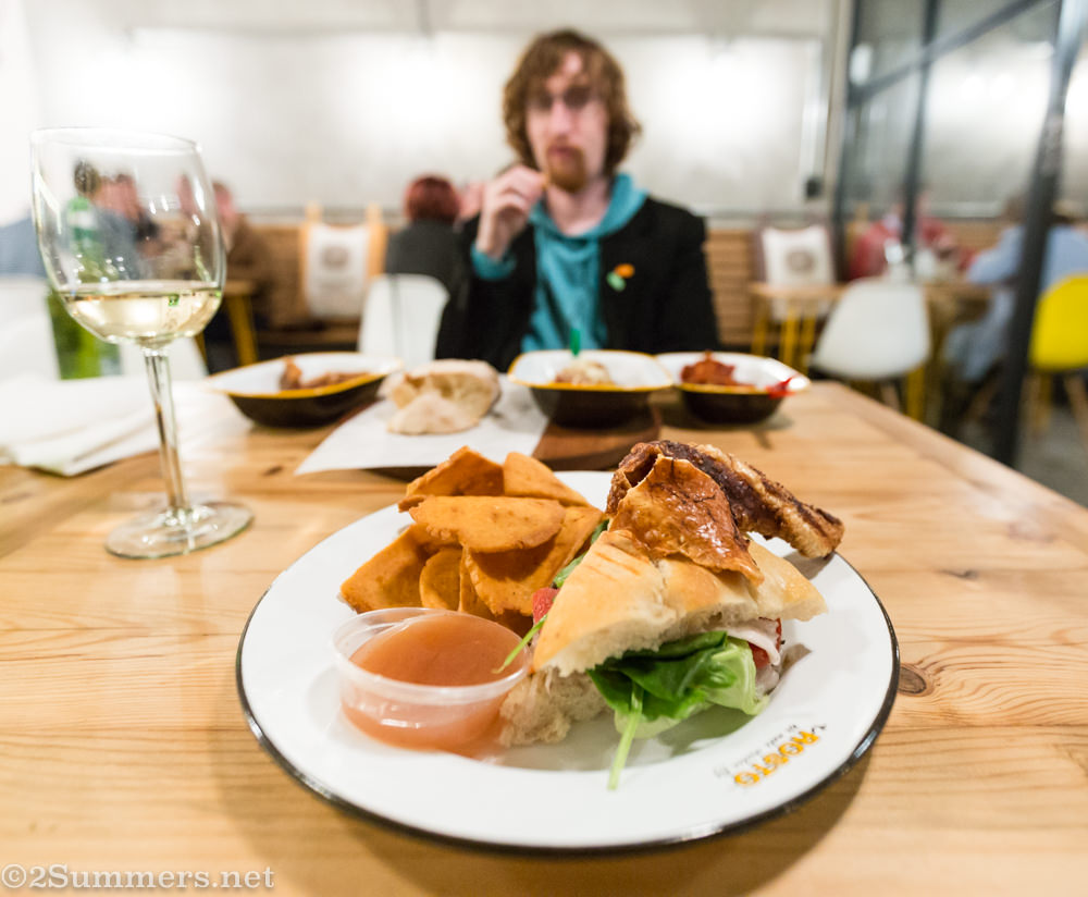 Pork sandwich with chickpea flour fries