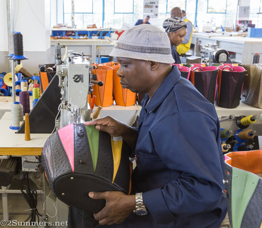 Making a handbag at Via La Moda