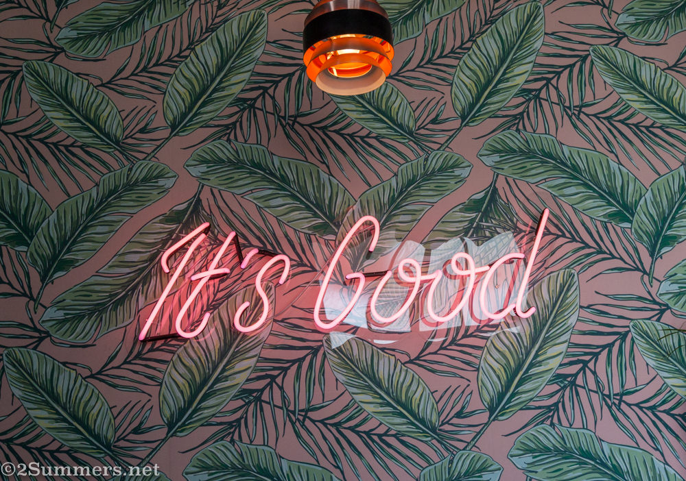 Royale entrance sign