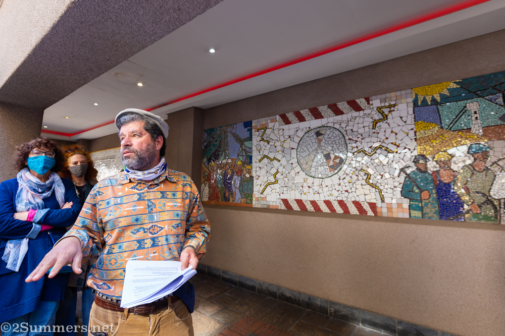 Eric Itzkin doing the mosaic tour