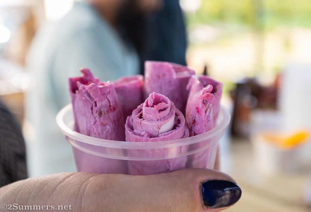 Pomegranate ice cream