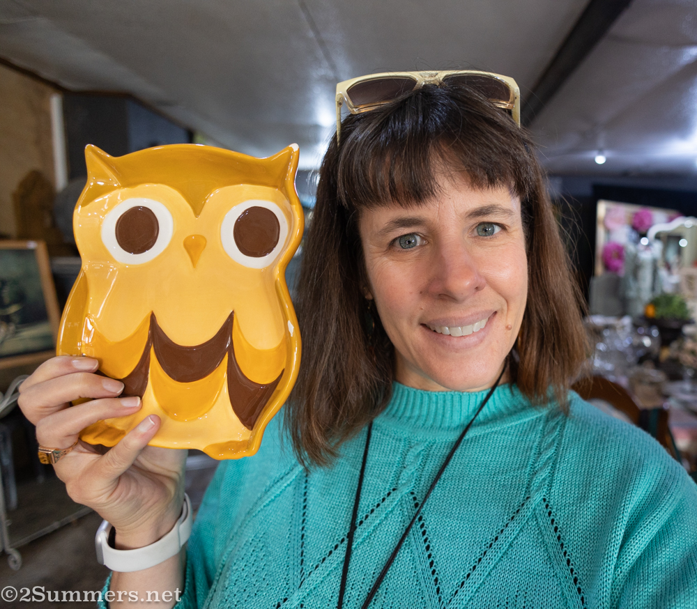 Heather with an owl plate from Trouvé