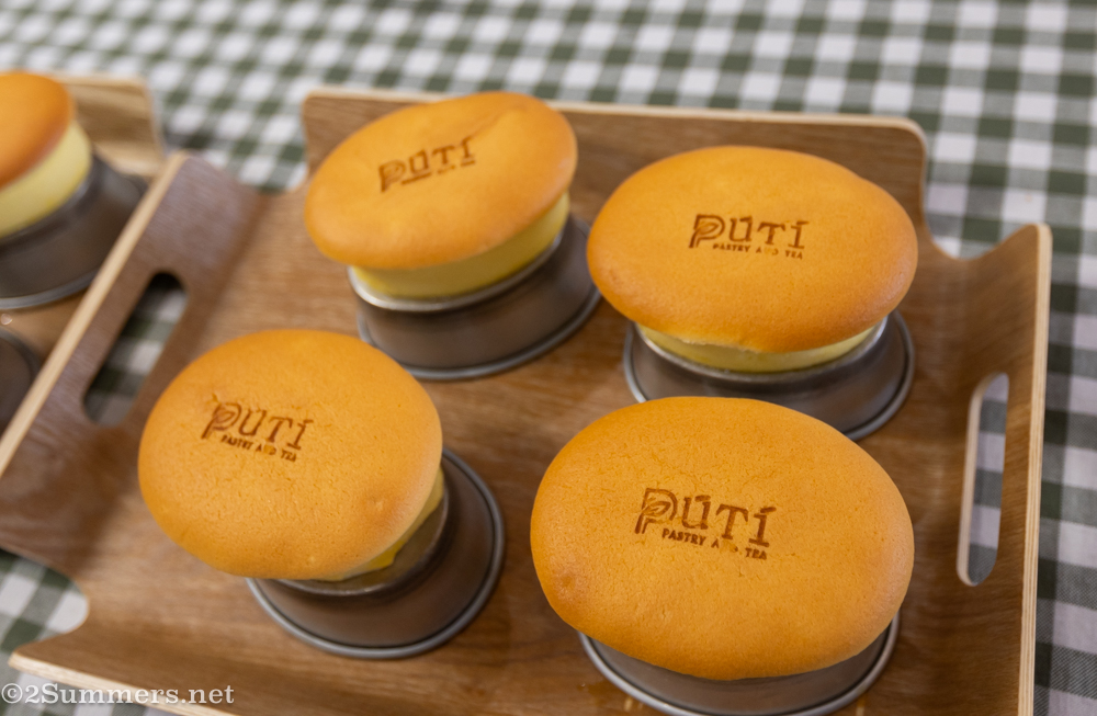 Jiggly cheesecake from Puti