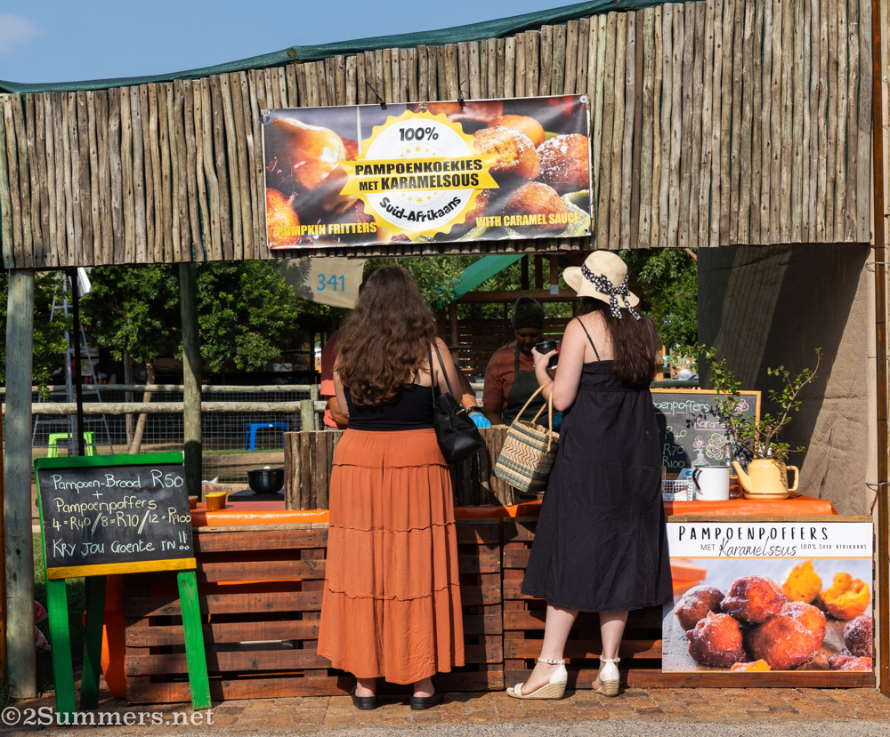 Pampoenkoekies (pumpkin fritters) stand