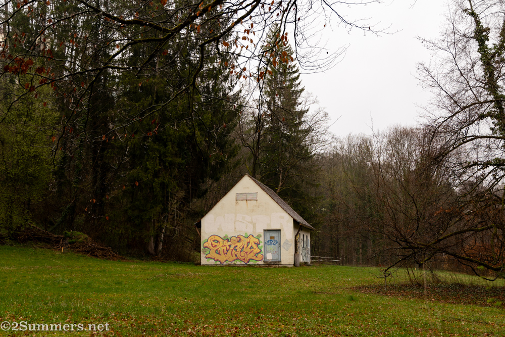 Graffiti’d outbuilding in Pullach